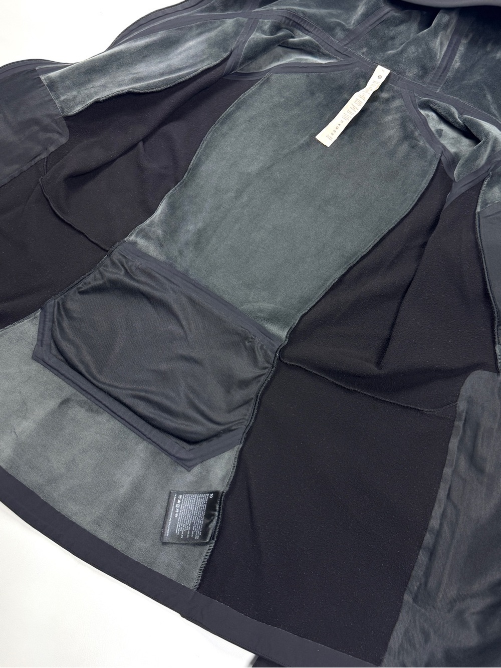 lululemon Cross Chill Black Jacket *RepelShell Size 10 - Picture 7 of 16